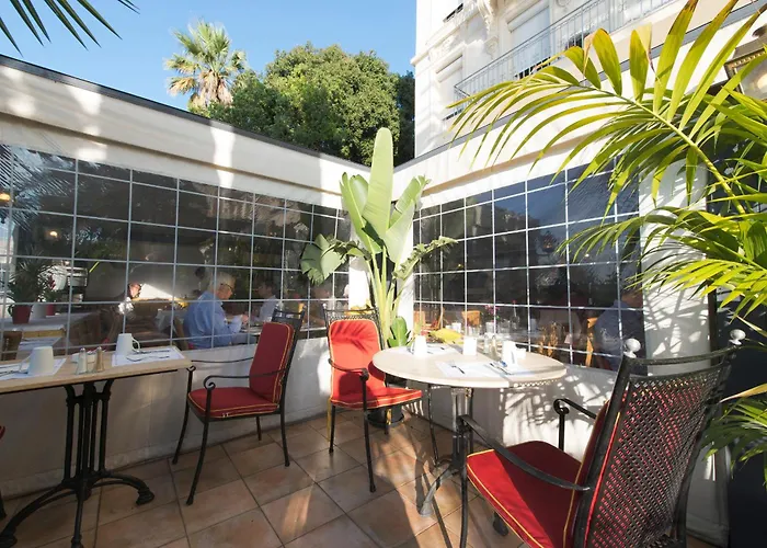 West End Promenade Hotel 4*