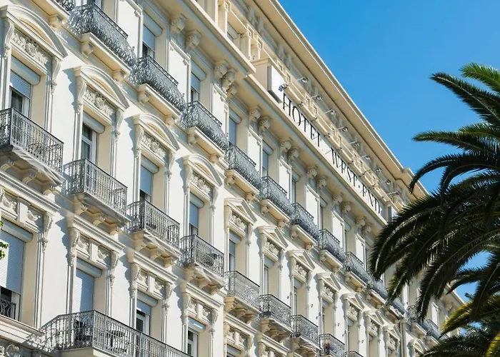 West End Promenade 4*