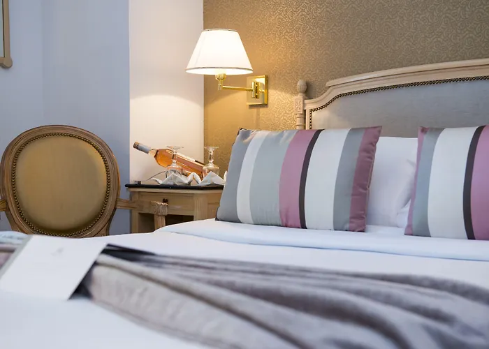 West End Promenade Hotel