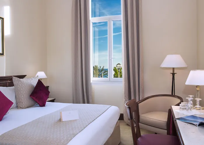 West End Promenade Hotel 4*