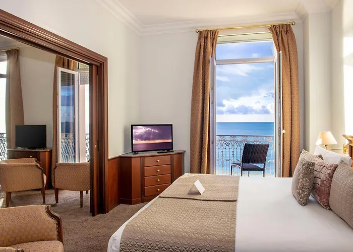 West End Promenade Hotel