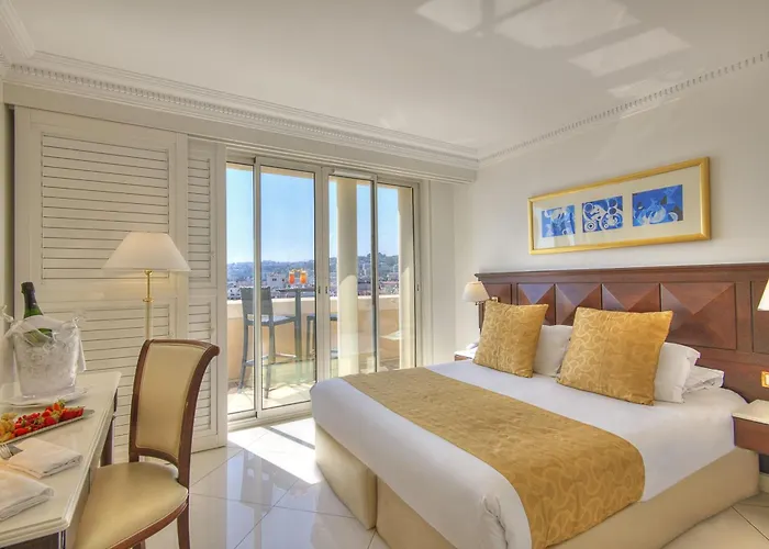 West End Promenade Hotel 4*