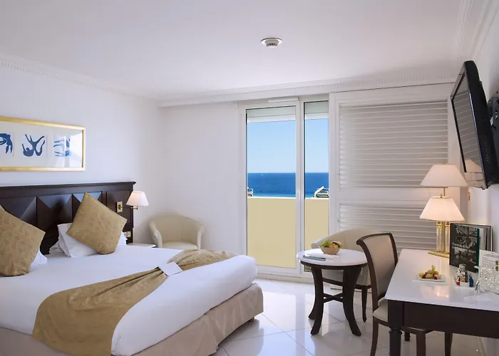 West End Promenade 4*