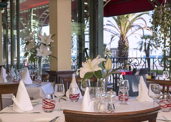 West End Promenade Hotel 4*