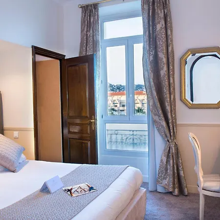 West End Promenade 4*