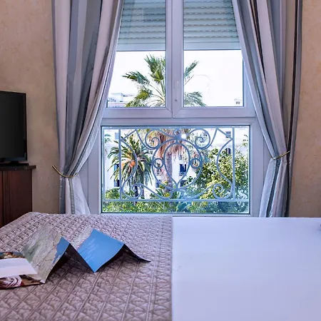 West End Promenade Hotel