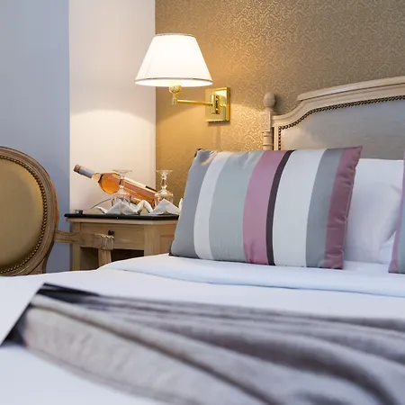 West End Promenade Hotel