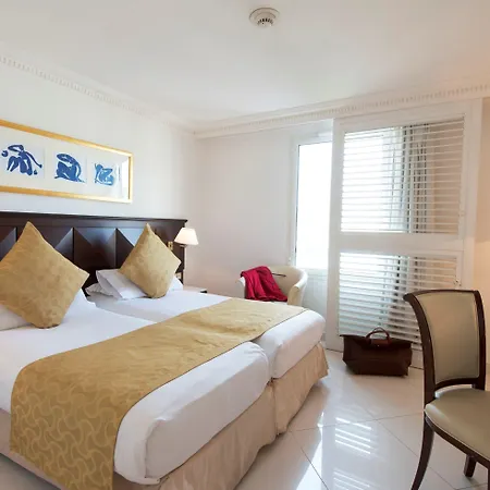 West End Promenade 4*