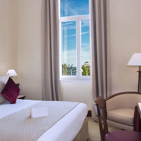 West End Promenade Hotel 4*