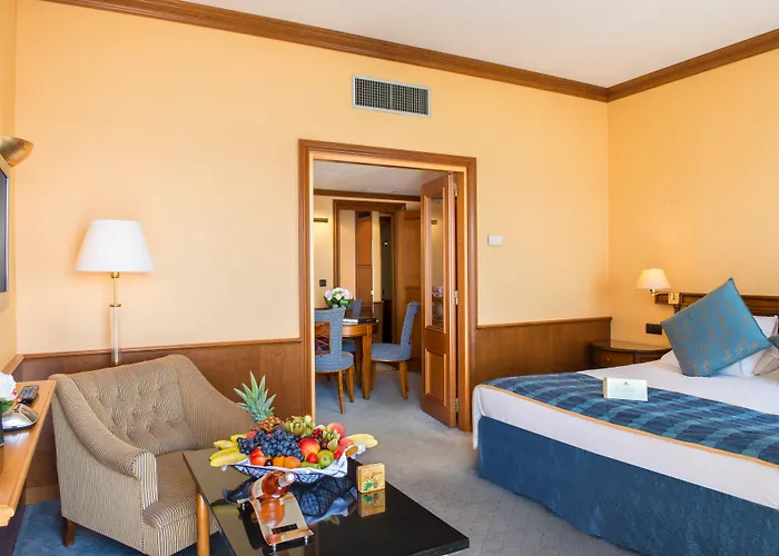 웨스트 엔드 프롬나드