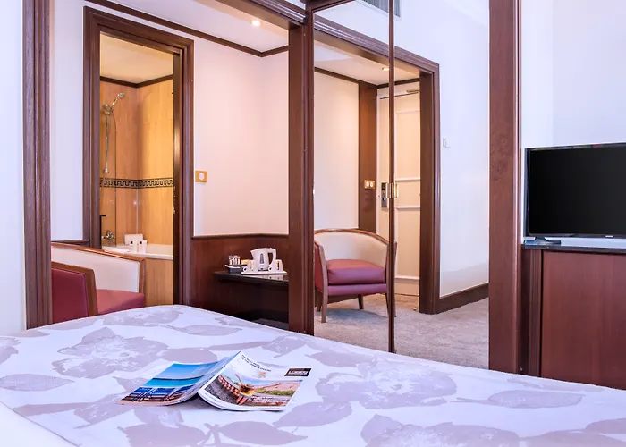 웨스트 엔드 프롬나드 니스