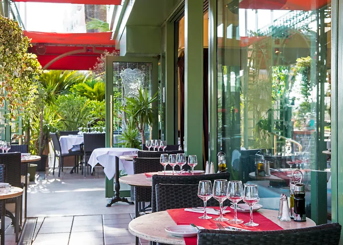 웨스트 엔드 프롬나드