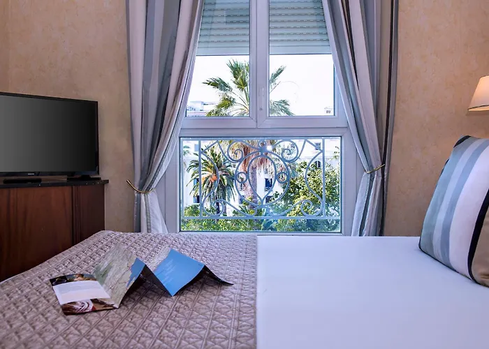 West End Promenade Hotel