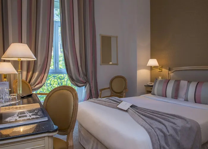 웨스트 엔드 프롬나드 호텔