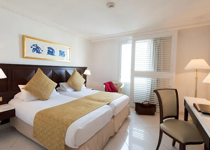 West End Promenade 4*