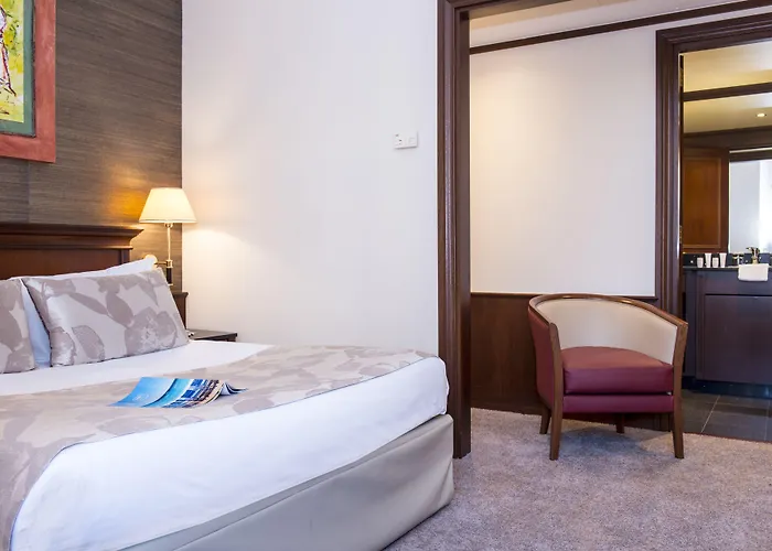 West End Promenade Hotel 4*