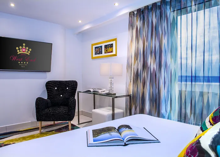 웨스트 엔드 프롬나드 4*