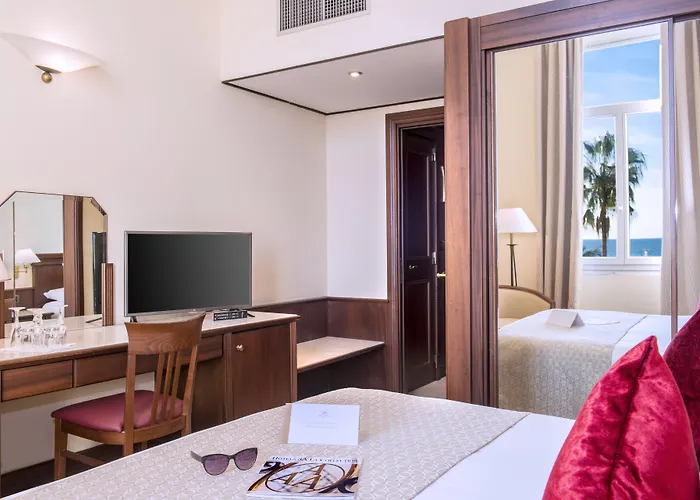 West End Promenade Hotel 4*