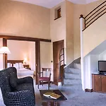 West End Promenade Hotel 4*