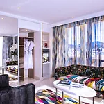 West End Promenade Hotel