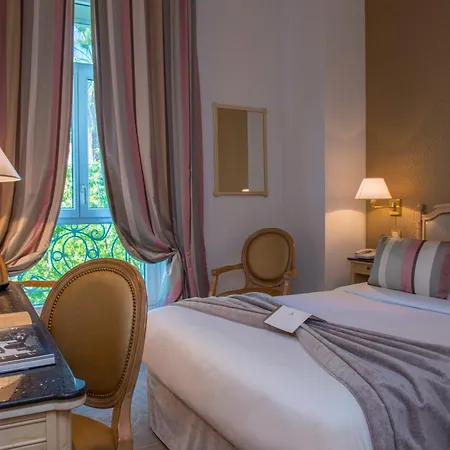 웨스트 엔드 프롬나드 호텔