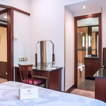 West End Promenade 4*