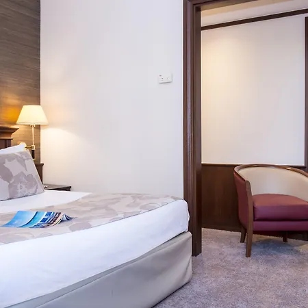 West End Promenade Szálloda 4*