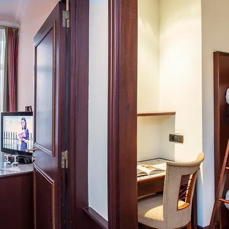 ウエスト エンド プロムナード 4* ニース