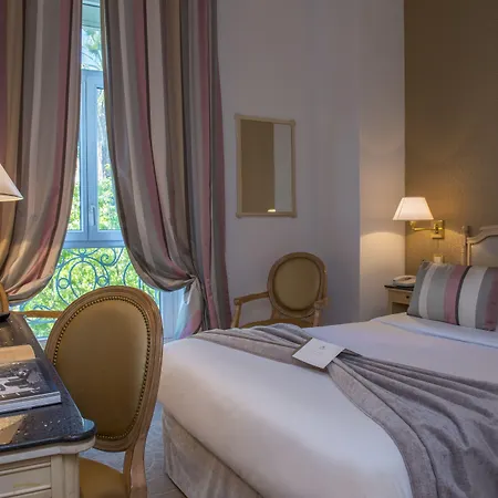 ウエスト エンド プロムナード ホテル