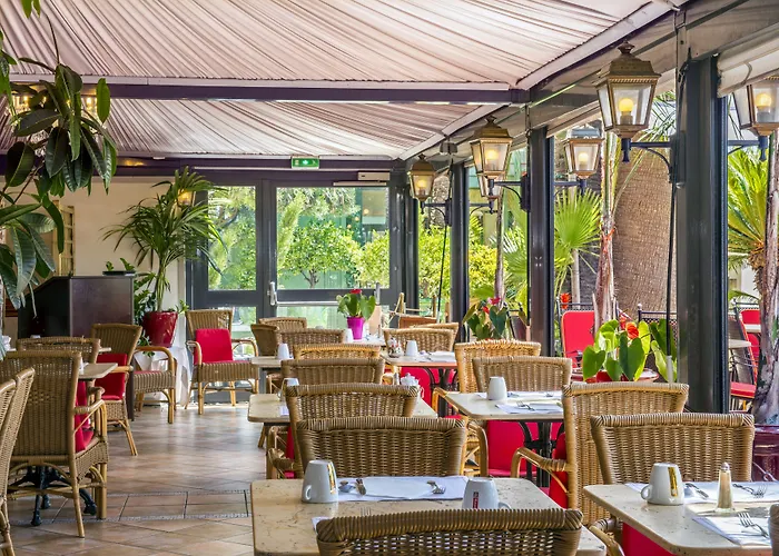 ウエスト エンド プロムナード 4*